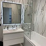 аркадия сдам посуточно с видом на море жк45 жемчужина Apartment Odessa